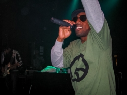 US3 Mar 7, 2002 Sala Apolo     Barcelona